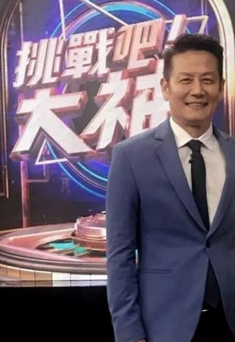 丰满白嫩广东骚人妻美少妇与秃顶老外同事偸情啪啪无套内射耶耶叫个不停 - 色情云